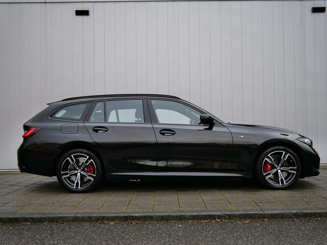 BMW 3-SERIE Touring 330e 292 Pk Automaat M-Sport pakket Navigatie / Camera / Pano-dak / DAB / Apple Carplay