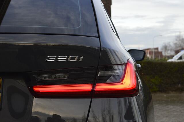 BMW 3-SERIE Touring 320i M-Sport Rijklaarprijs-Garantie Leder Interieur Apple carplay Led Trekhaak 19 Inch