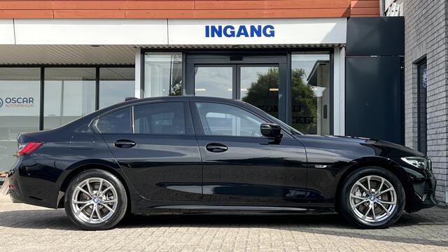 BMW 3-SERIE 330e | Navi | Stoelverwarming | Sfeer
