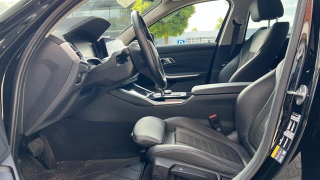 BMW 3-SERIE 330e | Navi | Stoelverwarming | Sfeer