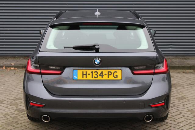 BMW 3-SERIE Touring 320i High Executive Vol-Leder Sportstoelen NAP