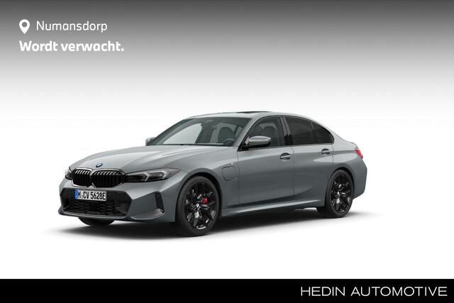 BMW 3-SERIE Sedan 330e | M-Sport Pro | 19'' | Schuif-/Kanteldak | Harman/Kardon | Stuur + Stoelverw. | Elek. Trekhaak