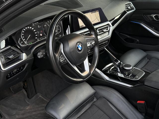 BMW 3-SERIE Touring 330e Sport Line | PANORAMA | TREKHAAK | SPORTSTOELEN | KEYLESS ENTRY |