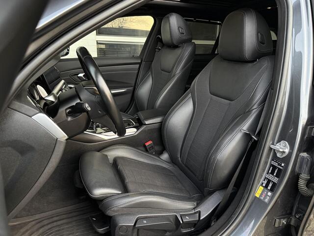 BMW 3-SERIE Touring 330e Sport Line | PANORAMA | TREKHAAK | SPORTSTOELEN | KEYLESS ENTRY |