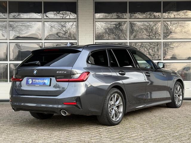 BMW 3-SERIE Touring 330e Sport Line | PANORAMA | TREKHAAK | SPORTSTOELEN | KEYLESS ENTRY |