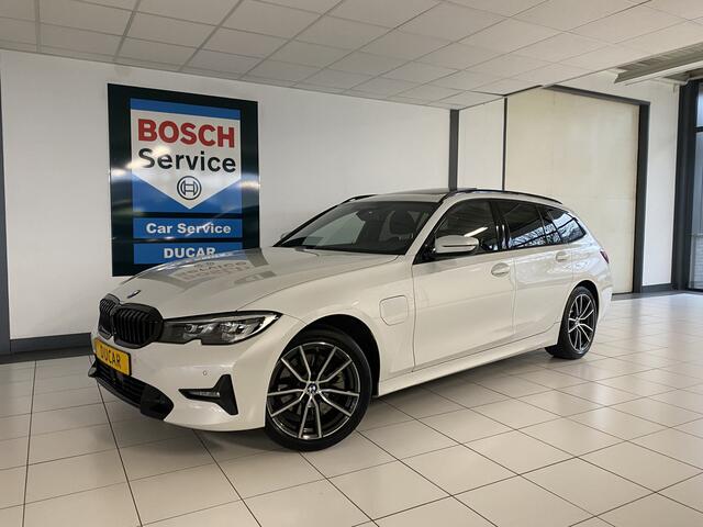 BMW 3-SERIE Touring 320e Sportline Panoramadak / Led verlichting / Carplay/