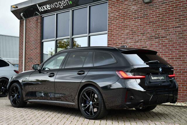 BMW 3-SERIE Touring 330e M-Sport Pano ACC Trekh H/K HUD Stuurverw