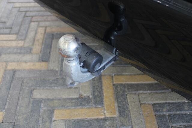 BMW 3-SERIE Touring 318i High Executive | Incl. 12 maanden garantie | Trekhaak elektrisch uitklapbaar | Harman/Kardon audio | Apple Carplay/Android Auto | | Sport stoelen | DAB | Voorstoelen verwarmd | Elektrische achterklep |