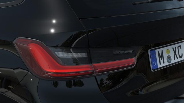 BMW 3-SERIE Touring 330e High Executive M Sport Automaat / Panoramadak / Trekhaak / Sportstoelen / Adaptieve LED / Comfort Access / Parking Assistant Plus / Active Cruise Control