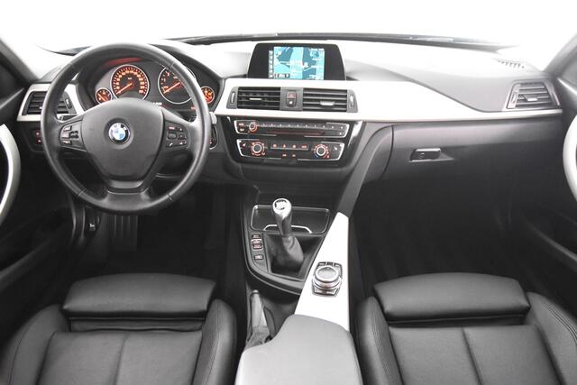 BMW 3-SERIE Touring 318i *1ste Eigenaar*Leer*Navigatie*Stoelverwarming*