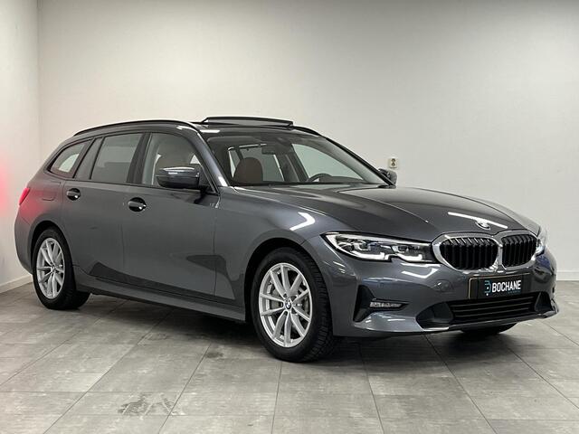 BMW 3-SERIE Touring 330i Executive Edition | Panoramadak | Trekhaak | Stoelverwarming |