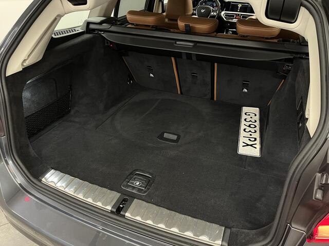 BMW 3-SERIE Touring 330i Executive Edition | Panoramadak | Trekhaak | Stoelverwarming |