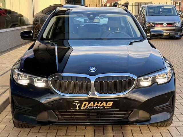 BMW 3-SERIE Touring 330e | Stoelverwarming | Apple Carplay | Achteruitrijcamera | Cruise |