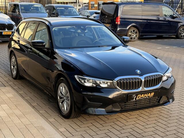 BMW 3-SERIE Touring 330e | Stoelverwarming | Apple Carplay | Achteruitrijcamera | Cruise |