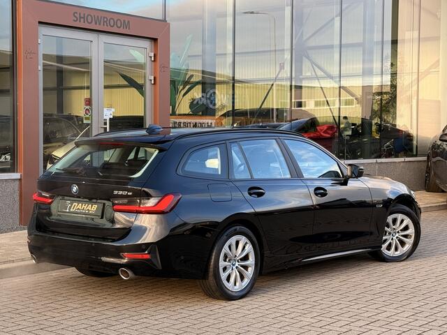 BMW 3-SERIE Touring 330e | Stoelverwarming | Apple Carplay | Achteruitrijcamera | Cruise |