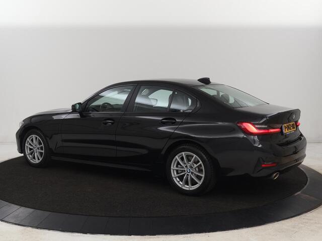 BMW 3-SERIE 320e Business Edition Plus | Leder | Stoelverwarming | Live Cockpit | Carplay | Navigatie | Full LED | Parkeerhulp | Climate control | Bluetooth | PHEV | Plug In