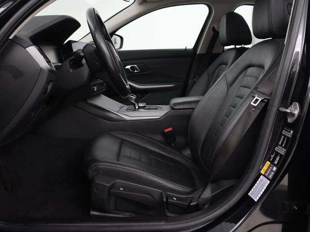 BMW 3-SERIE 320e Business Edition Plus | Leder | Stoelverwarming | Live Cockpit | Carplay | Navigatie | Full LED | Parkeerhulp | Climate control | Bluetooth | PHEV | Plug In
