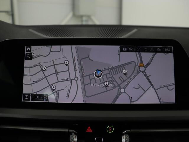 BMW 3-SERIE 320e Business Edition Plus | Leder | Stoelverwarming | Live Cockpit | Carplay | Navigatie | Full LED | Parkeerhulp | Climate control | Bluetooth | PHEV | Plug In