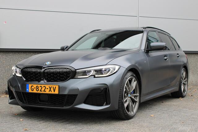 BMW 3-SERIE Touring M340i xDrive First Edition Pano | Trekhaak | Camera | Comfort Access | Memory | Driving Assistent Professional | HeadUp | Laser | Frozen Grey | Dealer Onderhouden | Uniek! Concoursstaat! Nieuwprijs ¤109,376,00