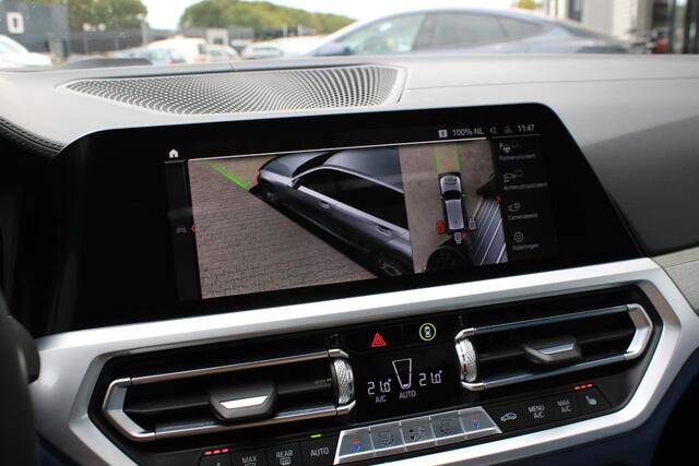 BMW 3-SERIE Touring M340i xDrive First Edition Pano | Trekhaak | Camera | Comfort Access | Memory | Driving Assistent Professional | HeadUp | Laser | Frozen Grey | Dealer Onderhouden | Uniek! Concoursstaat! Nieuwprijs ¤109,376,00