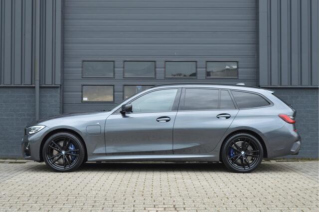 BMW 3-SERIE Touring 330e High Executive | M-PAKKET | HUD | KEYLESS | LASER |