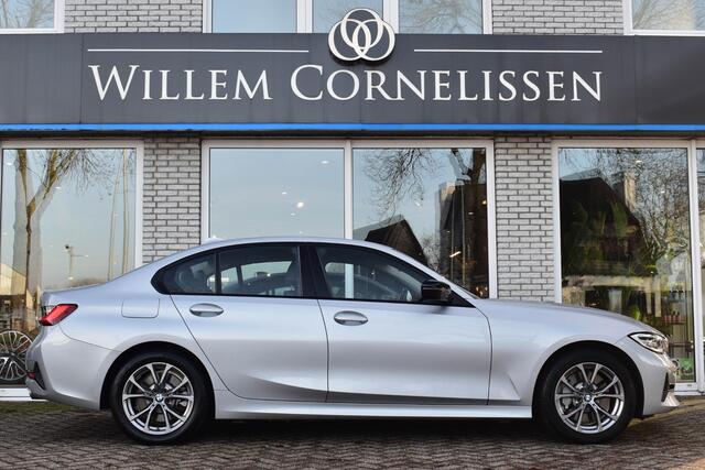 BMW 3-SERIE 330e High Executive Aut. Leder Navi Carplay Stoelverwarming HiFi
