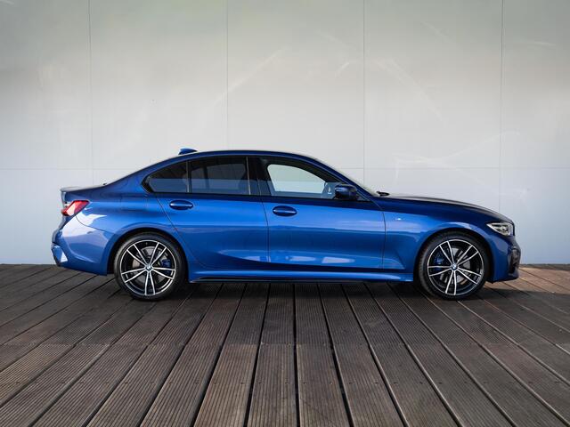 BMW 3-SERIE Sedan 330e | High Executive | M Sport | Stoelverwarming | Harman Kardon | LED | Cruise Control | 19''