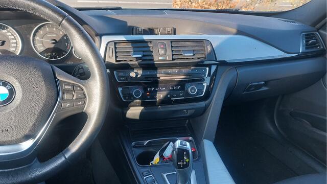 BMW 3-SERIE Touring 318i Executive CLIMA/LED BJ 2018