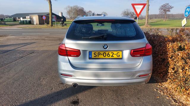 BMW 3-SERIE Touring 318i Executive CLIMA/LED BJ 2018