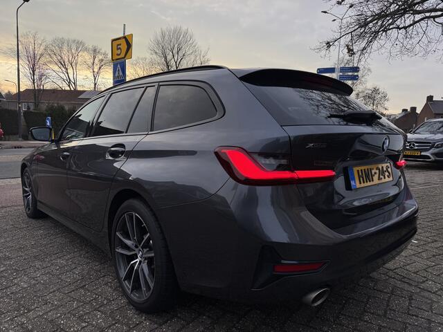 BMW 3-SERIE Touring 330e xDrive High Executive, Pano | M-sport | H&K