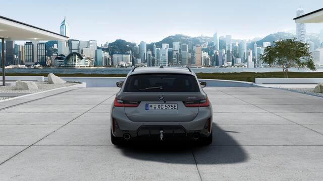 BMW 3-SERIE Touring 330e M Sport Automaat / Trekhaak / Sportstoelen / Achteruitrijcamera / Comfort Access / Active Cruise Control / Adaptieve LED / Stuurverwarming