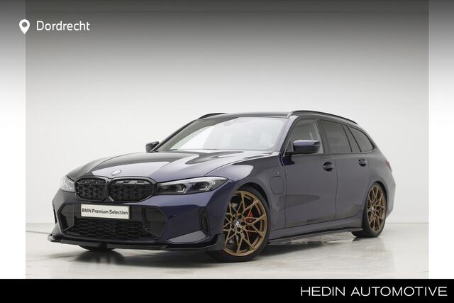 BMW 3-SERIE Touring 330e xDrive M-Sport Pro | 20" | Panorama | Memory | Leder | M-Sportstoelen | Verlaagd | M340i Look