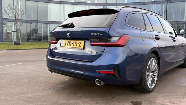 BMW 3-SERIE Touring 330e xDrive High Executive