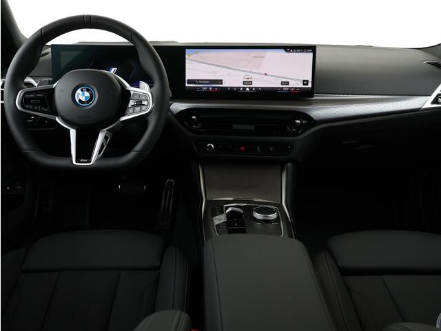 BMW 3-SERIE Touring 330e M Sport Package Pro | Innovation Pack | Comfort Pack