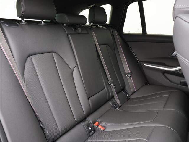 BMW 3-SERIE Touring 330e M Sport Package Pro | Innovation Pack | Comfort Pack