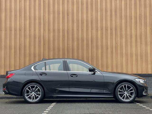 BMW 3-SERIE 318i High Executive Edition | Apple Carplay | Sfeerverlichting | Keyless Go | Stop&Go | Airconditioning | Parkeersensoren |