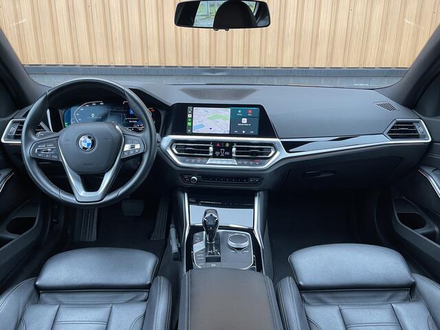 BMW 3-SERIE 318i High Executive Edition | Apple Carplay | Sfeerverlichting | Keyless Go | Stop&Go | Airconditioning | Parkeersensoren |