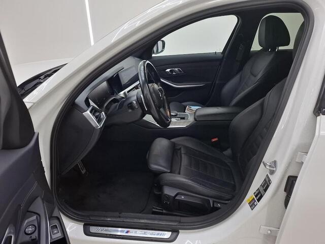 BMW 3-SERIE TOURING 330e M-SPORT I PLUG-IN HYBRID I LEDEREN BEKLEDING I 59.434KM