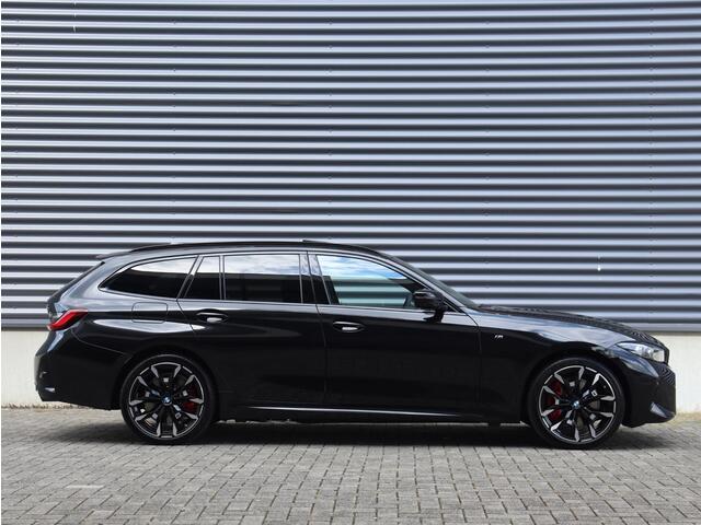 BMW 3-SERIE Touring 330e | High Executive | M Sportpakket Pro | Panodak | Trekhaak | Adaptive Cruise Control | Innovation Pack | Head-Up | Parking Assistant Plus | 19'' LMV