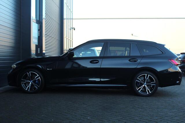 BMW 3-SERIE Touring 330e | Panoramadak | M Schaalstoelen | H+K | HUD | Adaptieve cruise Control | LED | 19 Inch