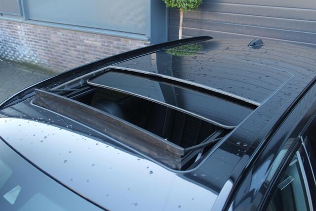 BMW 3-SERIE Touring 330e | Panoramadak | M Schaalstoelen | H+K | HUD | Adaptieve cruise Control | LED | 19 Inch