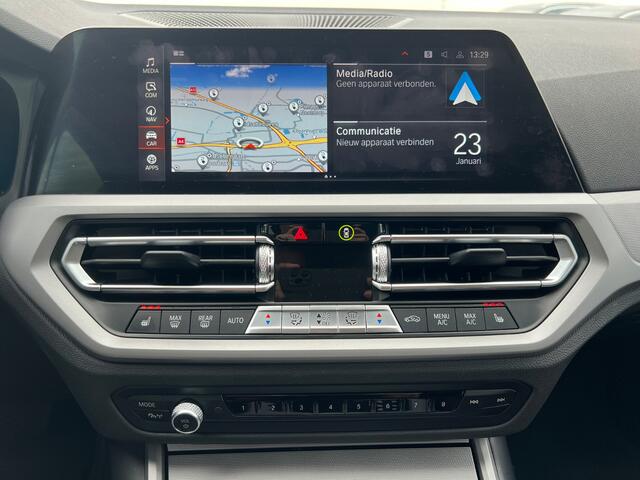BMW 3-SERIE Touring 320e xDrive Business Edition Plus Sport | Panoramadak | Stuurverwarming | Stoelverwarming | Keyless | Laser Light | Head-Up Display | Apple Carplay | Navigatie |