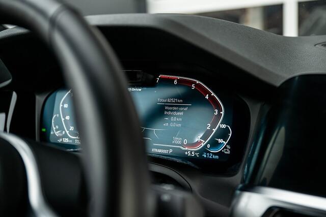 BMW 3-SERIE 330 330e High Executive | NAP | M-Sport | H/K | Laser | ACC | Driving ass. prof | 360° camera | 19' inch |