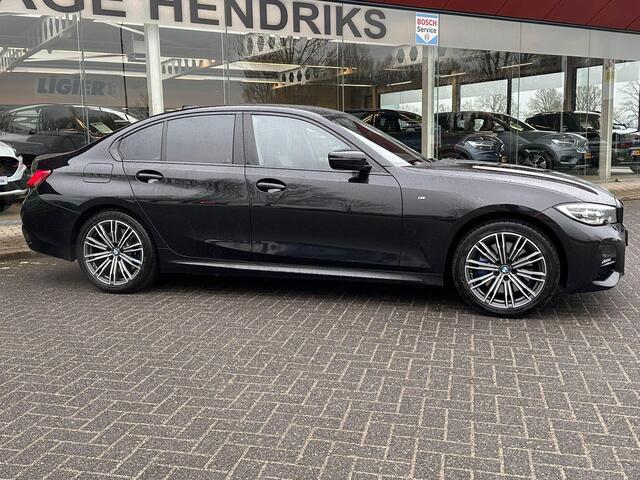 BMW 3-SERIE 330e | Trekhaak wegklapbaar | Nieuwe banden | Climate | CC | Leder Stof |