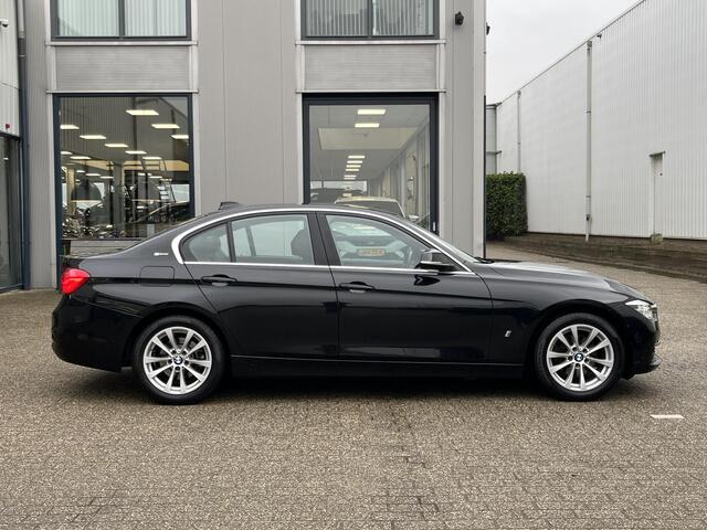 BMW 3-SERIE 330e High Executive | NL Auto/Leder/Clima/Cruise/Navi/Bluetooth/PDC/17"/Stoelverwarming