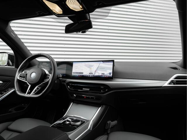 BMW 3-SERIE Touring 330e M-Sport - Long Range - Trekhaak - Getint Glas - Comfort Access