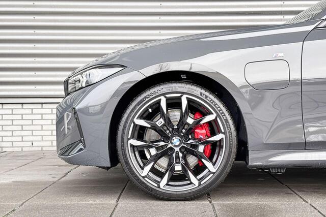 BMW 3-SERIE Touring 330e