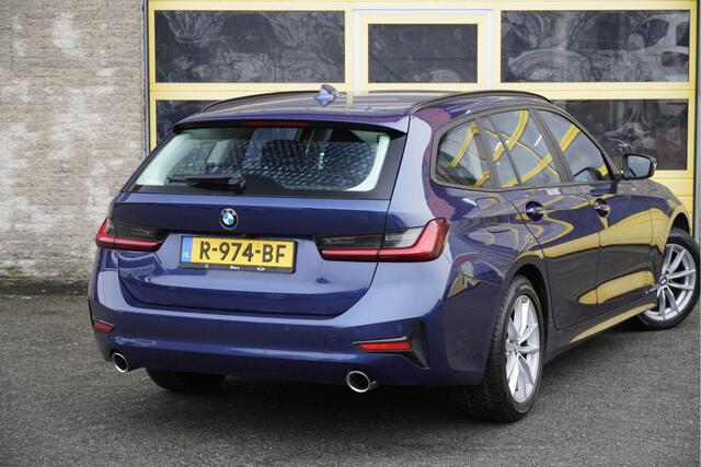 BMW 3-SERIE Touring 318i Automaat! Business Edition BJ2022 Lmv 17" | Led V+A | Pdc | Navi | Elek. achterklep | Achteruitrijcamera | Virtual cockpit | Climate control | Cruise control | Verwarmde voorstoelen | Getint glas