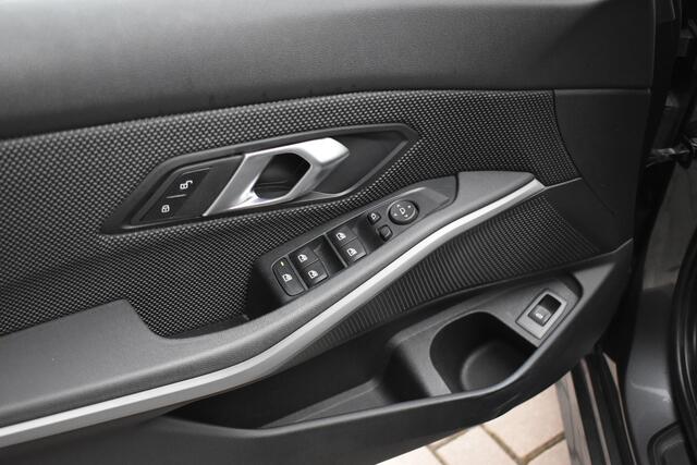 BMW 3-SERIE Touring 318d Executive