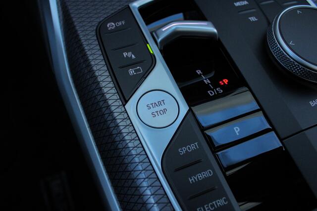 BMW 3-SERIE Touring 330e M Sport Edition |trekhaak|pano|memory|leder|ACC|